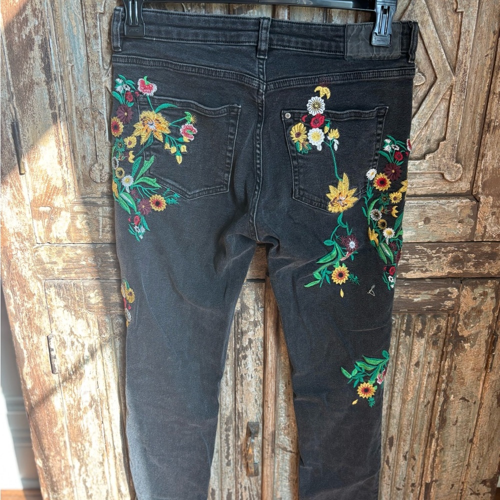 H&M Dark Gray Skinny Jeans with Vibrant Floral Design